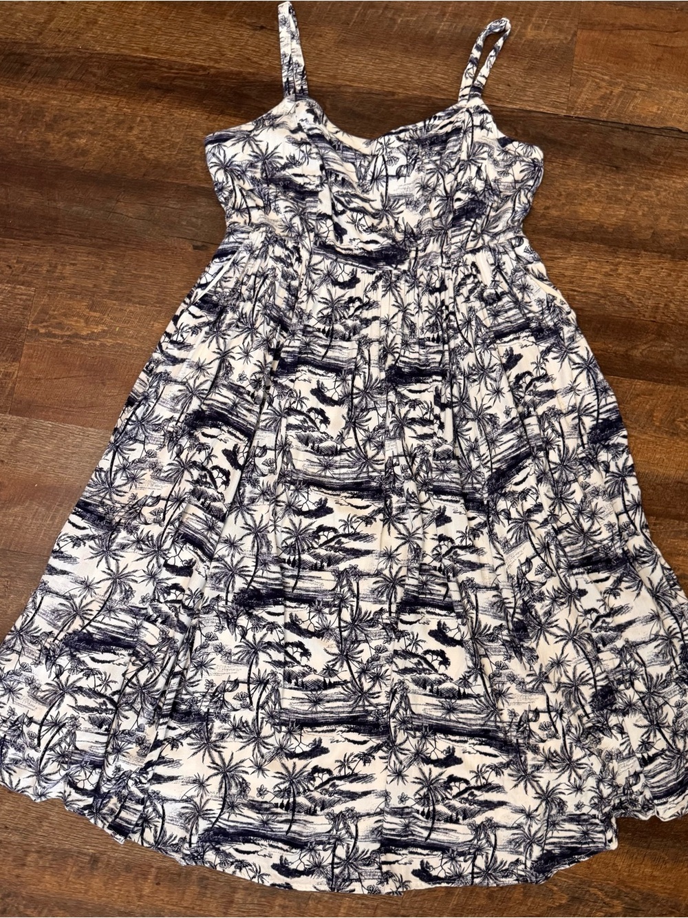 Torrid Tropical Toile Sundress Size 1 14/16 Lined Pockets Adjustable Straps - Picture 1 of 10